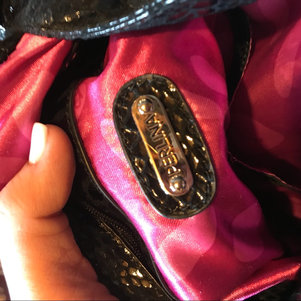 Perlina INCREDIBLE black handbag.
